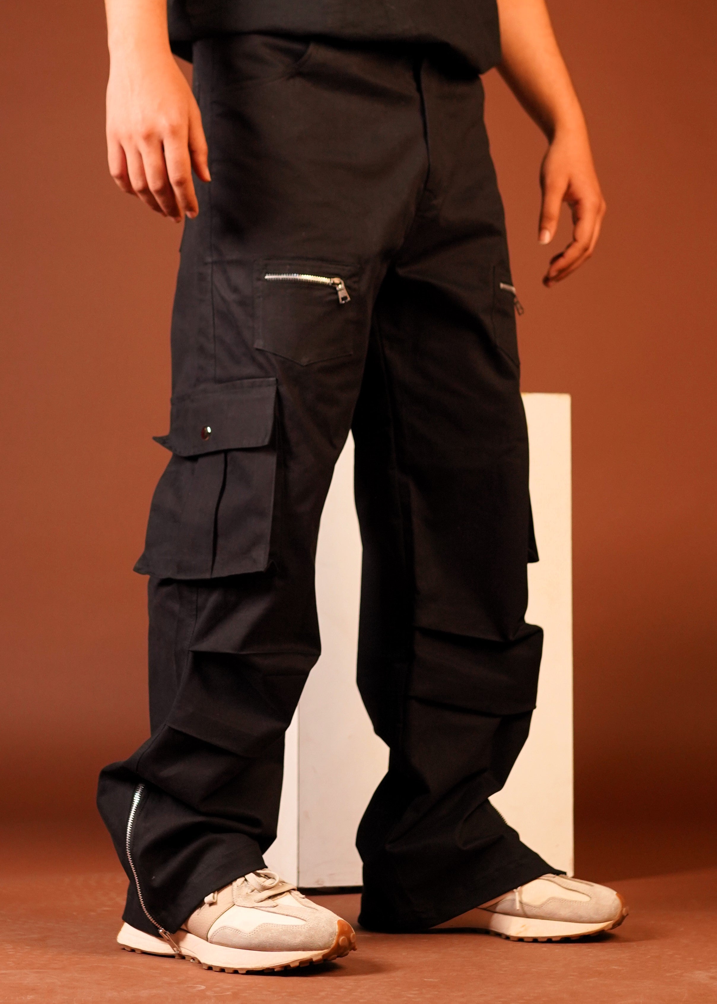 Multi Pockets Side Zipper Black unisex Cargo Pant