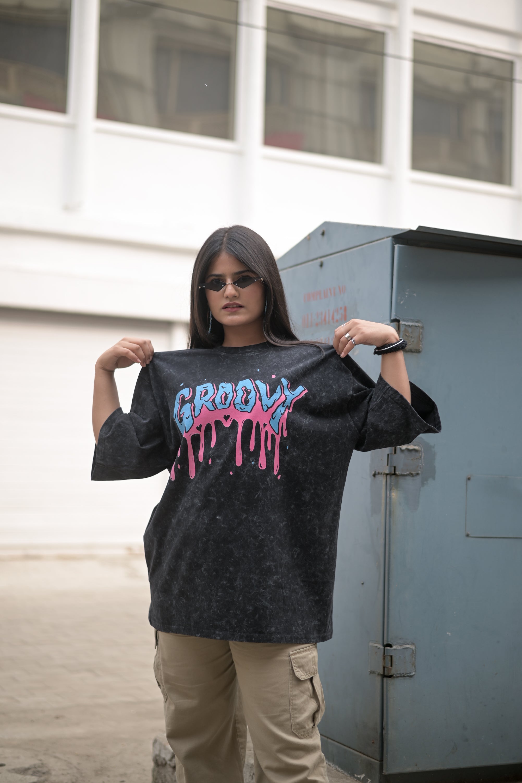 Groovy 220 GSM Black Oversized Tshirt